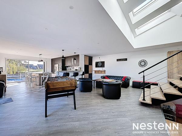a vendre proche Angers Maison esprit loft d'environ 230m², 6 chambres