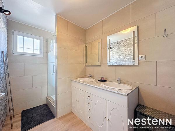 a vendre proche Angers Maison esprit loft d'environ 230m², 6 chambres