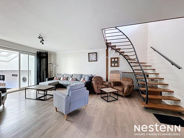 a vendre proche Angers Maison esprit loft d'environ 230m², 6 chambres