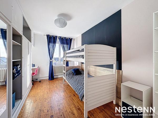 a vendre proche Angers Maison esprit loft d'environ 230m², 6 chambres