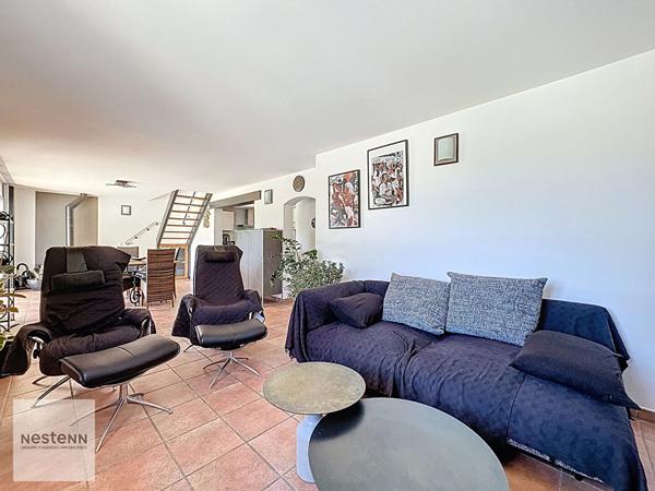 Maison de type 4 de 132m² et studio de type 2 de 35m² à Grans sur 4600m² de terrain avec piscine en pleine nature