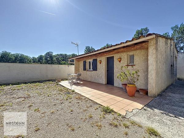 Maison de type 4 de 132m² et studio de type 2 de 35m² à Grans sur 4600m² de terrain avec piscine en pleine nature