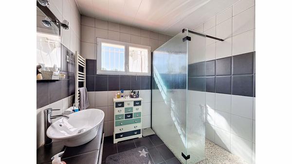 Trets - Maison T5 de163 m2 sur 4270 m² de parcelle