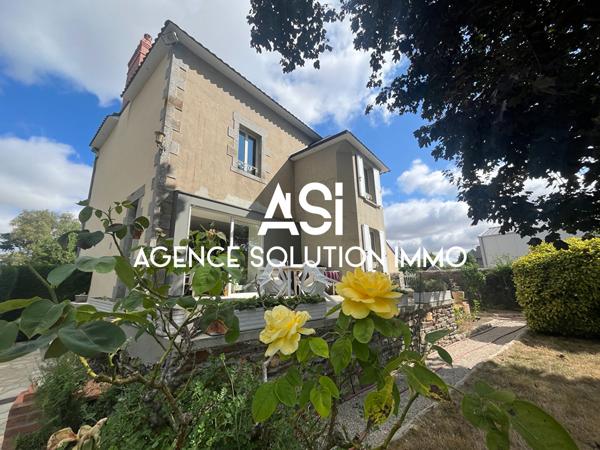Maison bourgeoise de 176m² à Javron les Chapelles
