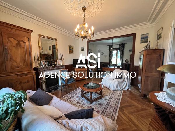 Maison bourgeoise de 176m² à Javron les Chapelles