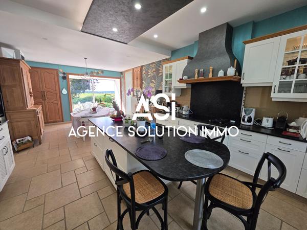 Maison bourgeoise de 176m² à Javron les Chapelles