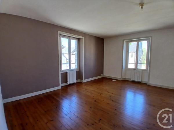 Immeuble à vendre  412,07 m 2   LES MOULINS  - 22