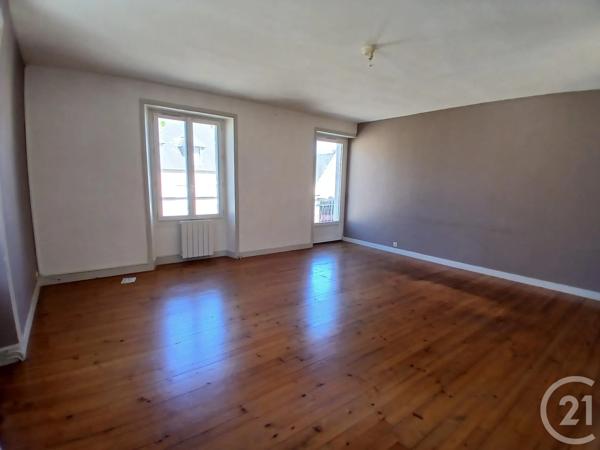 Immeuble à vendre  412,07 m 2   LES MOULINS  - 22