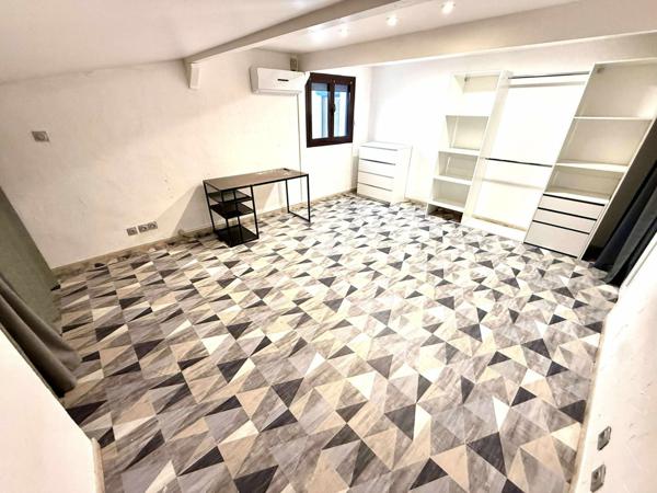 Villa T6 + studio indépendant  + de 200 m² habitables  Bompas