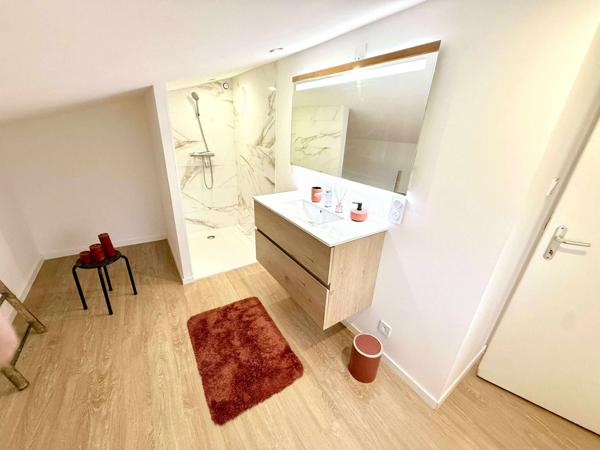 Villa T6 + studio indépendant  + de 200 m² habitables  Bompas