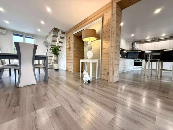 Villa T6 + studio indépendant  + de 200 m² habitables  Bompas