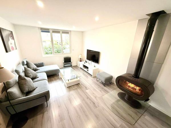 Villa T6 + studio indépendant  + de 200 m² habitables  Bompas