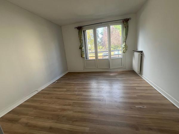 Appartement sur la commune de L'Isle Adam de 77 m2 lumière traversante