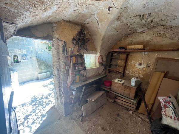 Saint-Saturnin-lès-Apt (84490) Maison ancienne à rénover