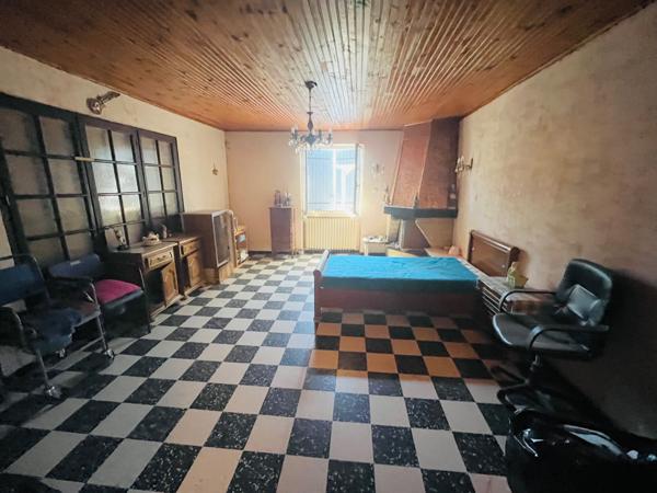 Saint-Saturnin-lès-Apt (84490) Maison ancienne à rénover