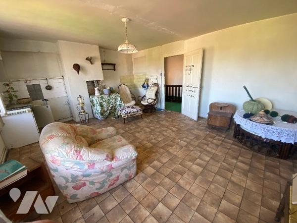 Maison en pierre de 240m² habitables sur 995m² de terrain