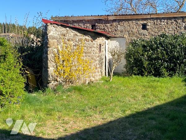 Maison en pierre de 240m² habitables sur 995m² de terrain