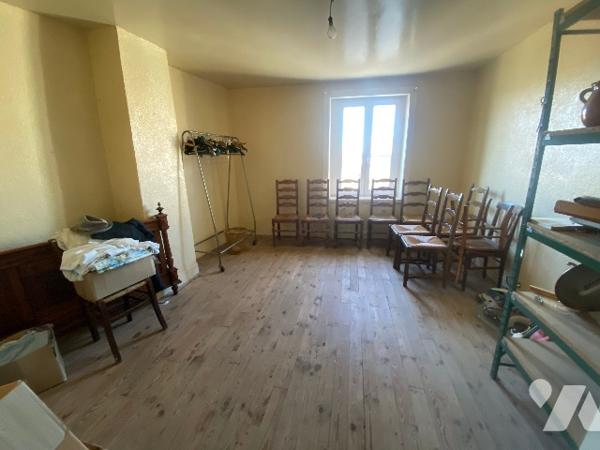 Maison en pierre de 240m² habitables sur 995m² de terrain