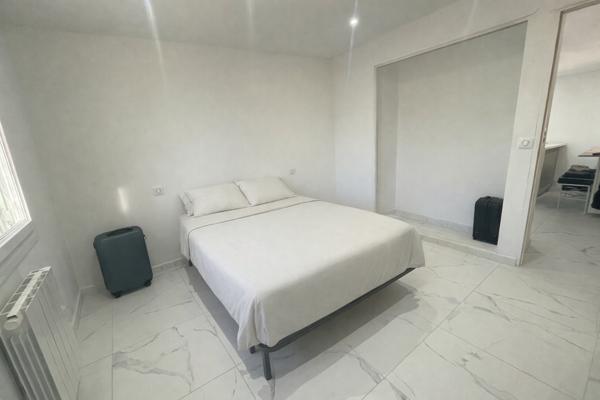 CAUMONT SUR DURANCE - IMMEUBLE DE VILLAGE AVEC GARAGE ET 2 APPARTEMENTS - SPECIAL INVESTISSEURS