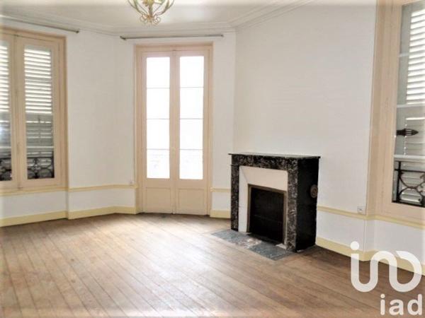 Appartement 4 pièces de 84 m² à Villeneuve-sur-Yonne (89500)