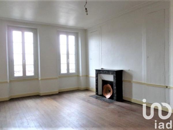 Appartement 4 pièces de 84 m² à Villeneuve-sur-Yonne (89500)