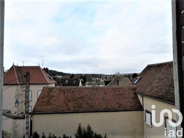 Appartement 4 pièces de 84 m² à Villeneuve-sur-Yonne (89500)
