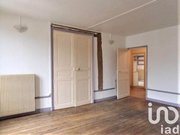 Appartement 4 pièces de 84 m² à Villeneuve-sur-Yonne (89500)