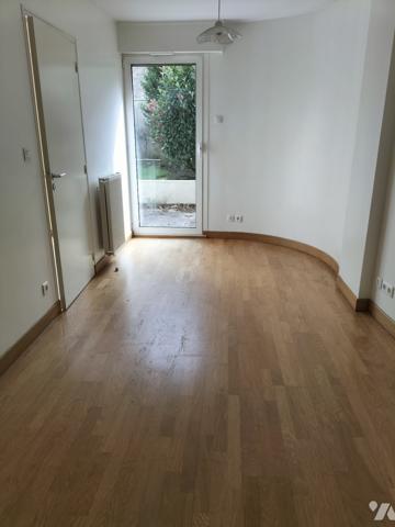 PROCHE PREFECTURE : appartement T2 au calme lumineux avec terrasse