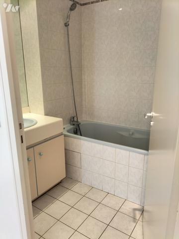 PROCHE PREFECTURE : appartement T2 au calme lumineux avec terrasse