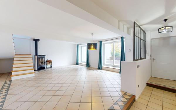 Maison à louer    6 pièces •  Saint-Étienne