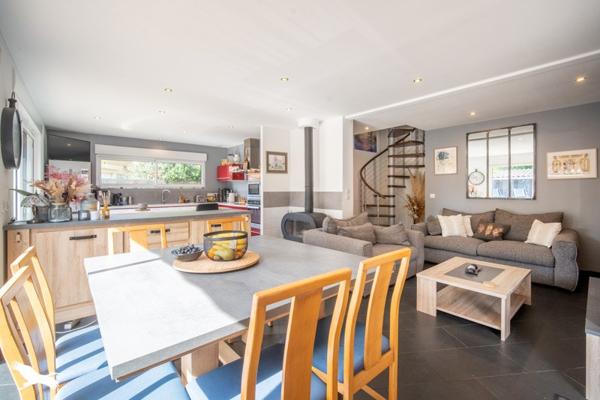 Maison à vendre |  Léon |  6 pièces | 160 m²