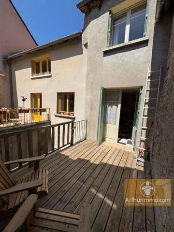 Vente                                                      Maison de village
                        
                     3 pièces                      66 m2                     à Chanac