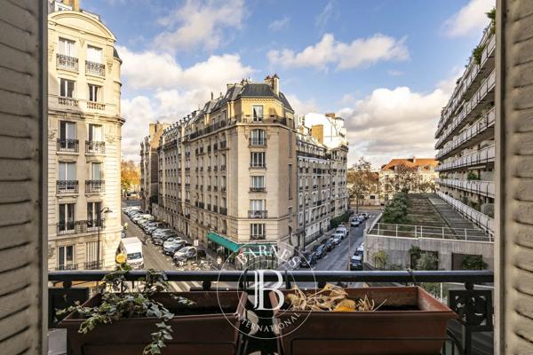 Paris 15ème, Appartement 3 Chambres -  154 m² à vendre