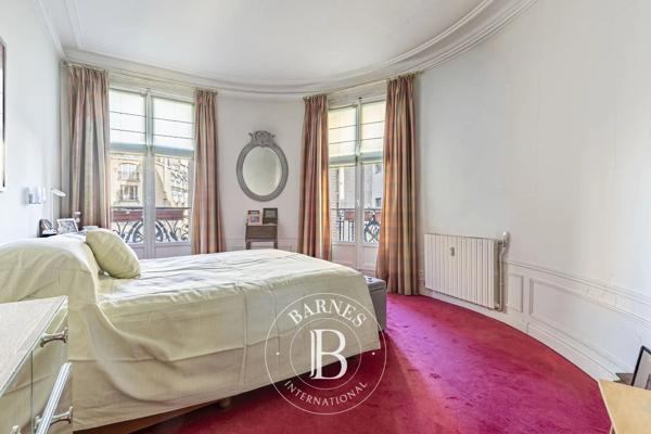Paris 15ème, Appartement 3 Chambres -  154 m² à vendre
