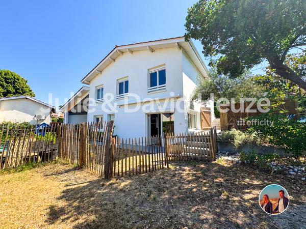 Maison
         7 pièces
        - 160 m² 675 000 € *