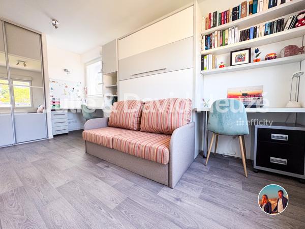 Maison
         7 pièces
        - 160 m² 675 000 € *
