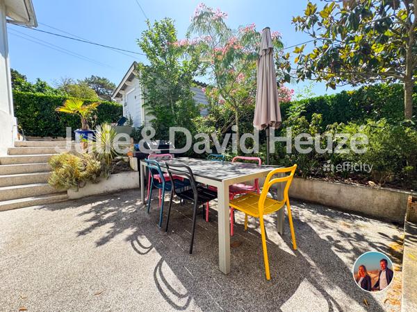 Maison
         7 pièces
        - 160 m² 675 000 € *