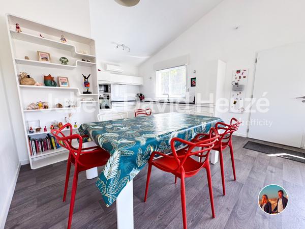 Maison
         7 pièces
        - 160 m² 675 000 € *