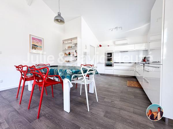 Maison
         7 pièces
        - 160 m² 675 000 € *