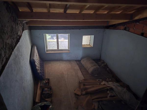 Vente                                                      Maison de village
                        
                     3 pièces                      68 m2                     à Auzat-la-Combelle