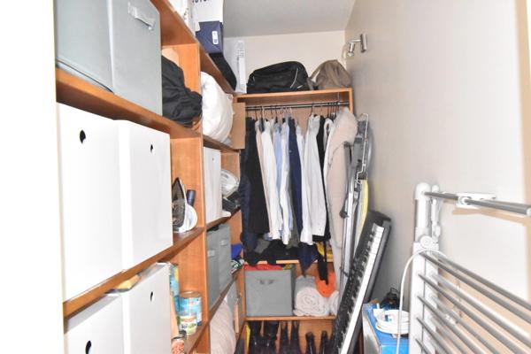 Dpt Essonne (91), à vendre VIRY CHATILLON appartement T4/5 avec box en sous-sol