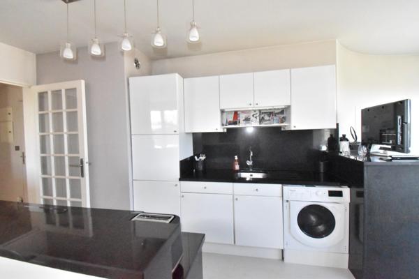 Dpt Essonne (91), à vendre VIRY CHATILLON appartement T4/5 avec box en sous-sol