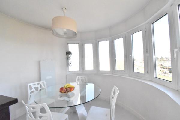 Dpt Essonne (91), à vendre VIRY CHATILLON appartement T4/5 avec box en sous-sol