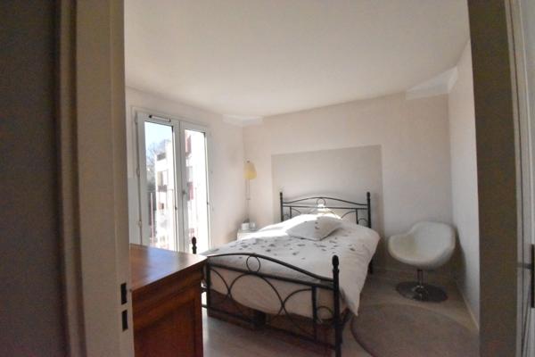 Dpt Essonne (91), à vendre VIRY CHATILLON appartement T4/5 avec box en sous-sol