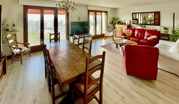 Rare à Reims, Apt 153 m², Vue Cathédrale + parking