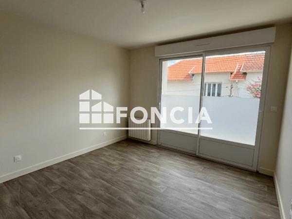 Location Studio 18.27 m² - 11 AVENUE DE VARSOVIE Angouleme 16000
