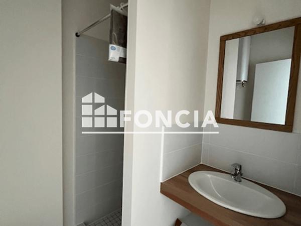Location Studio 18.27 m² - 11 AVENUE DE VARSOVIE Angouleme 16000