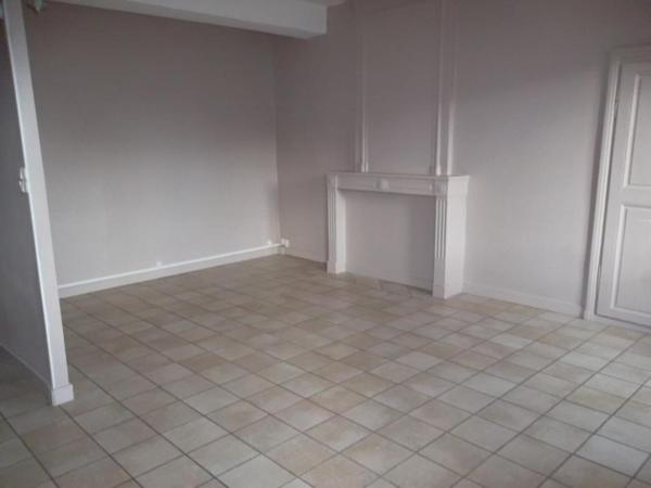 APPARTEMENT T2 A LOUER A SAINT ALBAN LES EAUX - GRANDE RUE