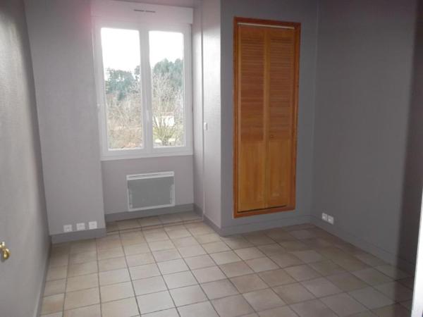 APPARTEMENT T2 A LOUER A SAINT ALBAN LES EAUX - GRANDE RUE