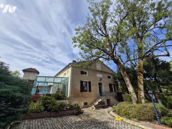 MAISON DE CARACTERE RENOVEE AVEC PISCINE COUVERTE ET TERRAIN CLOS